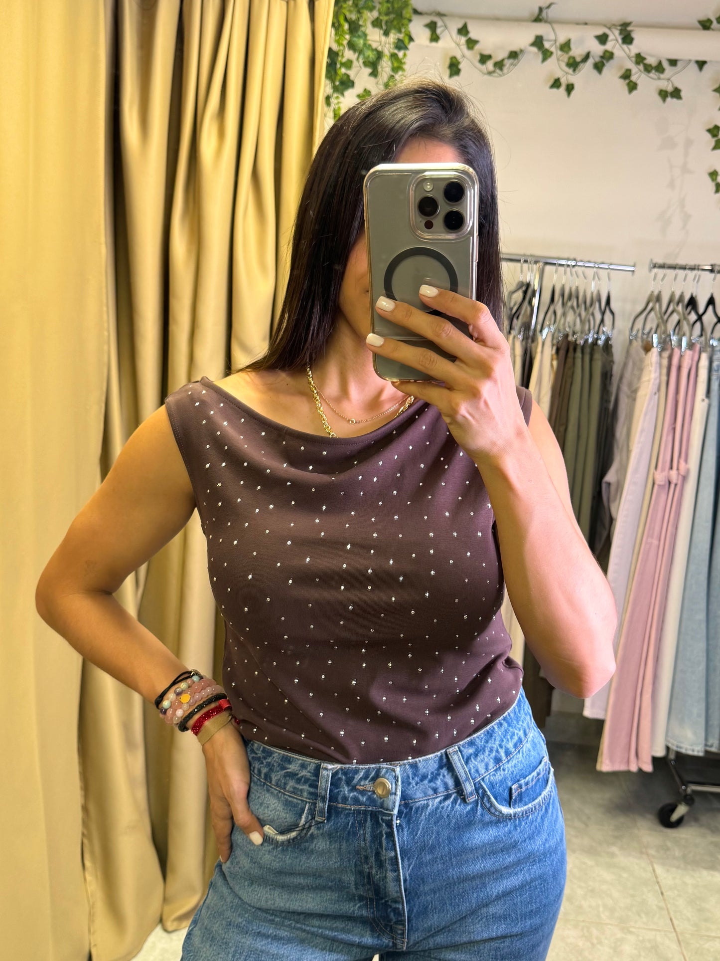 Top marron con brillos