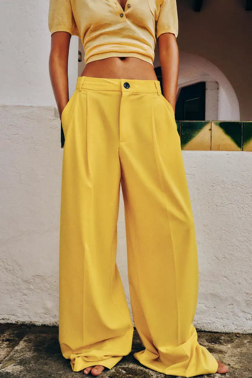 Pantalón amarillo