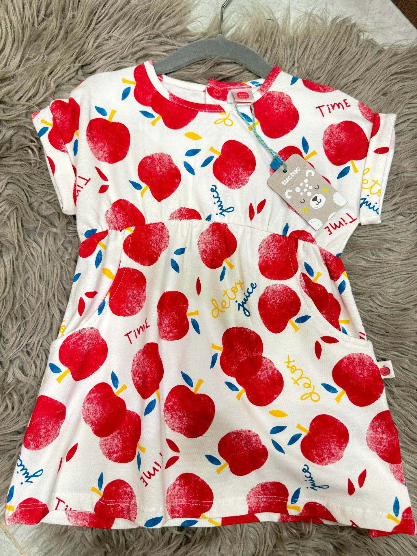 Vestido de manzana niña