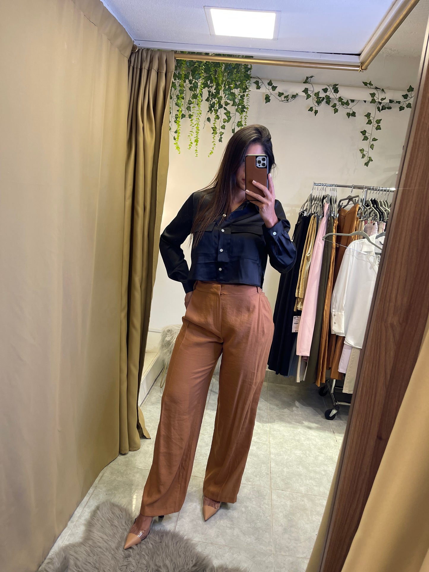 Camisa negra de seda Crop