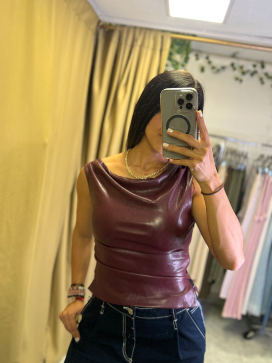 Top de Cuerina