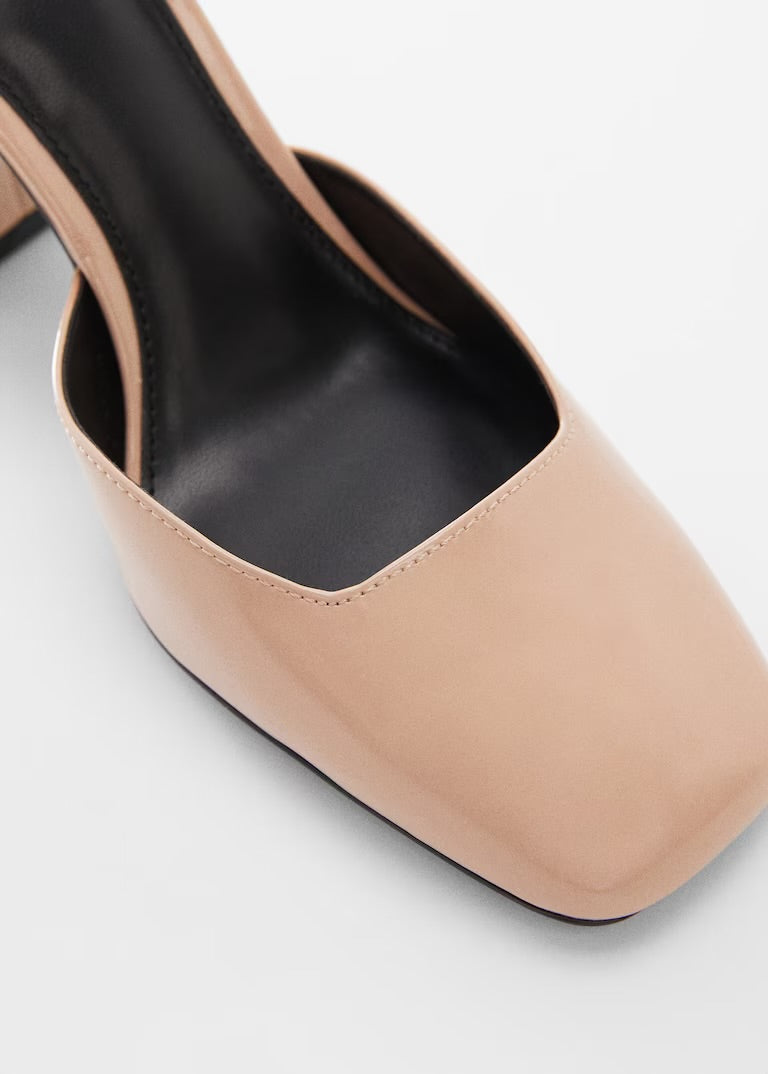 Zapato de patente Beige