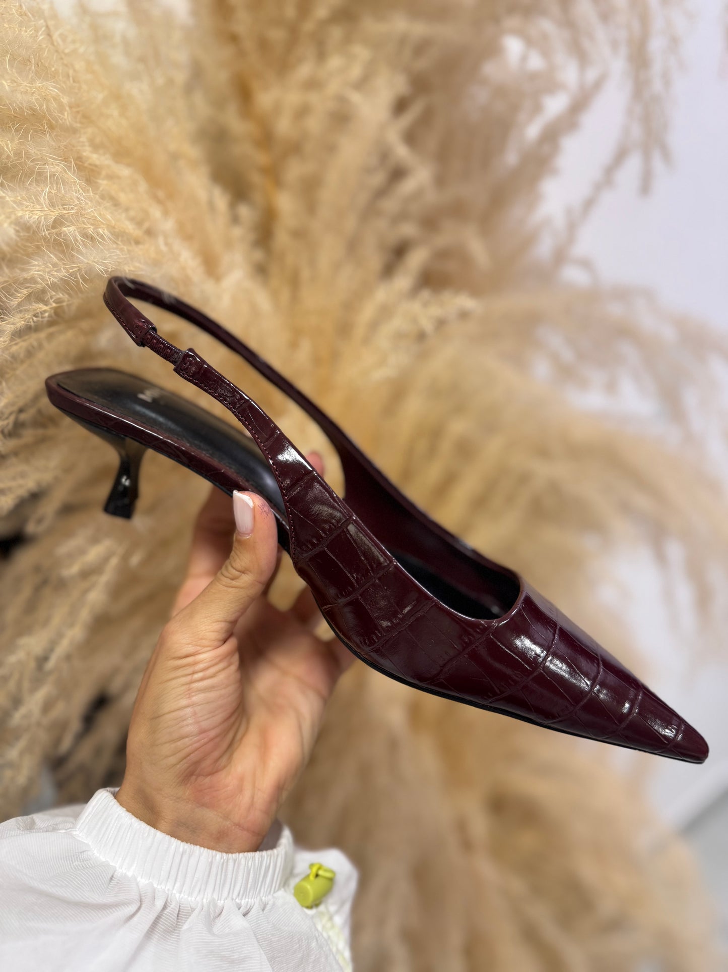 Zapato Vinotinto Tacón Bajo