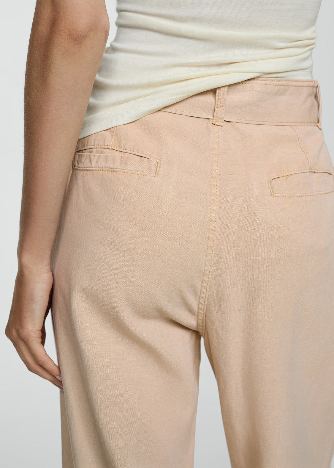 Pantalón beige claro