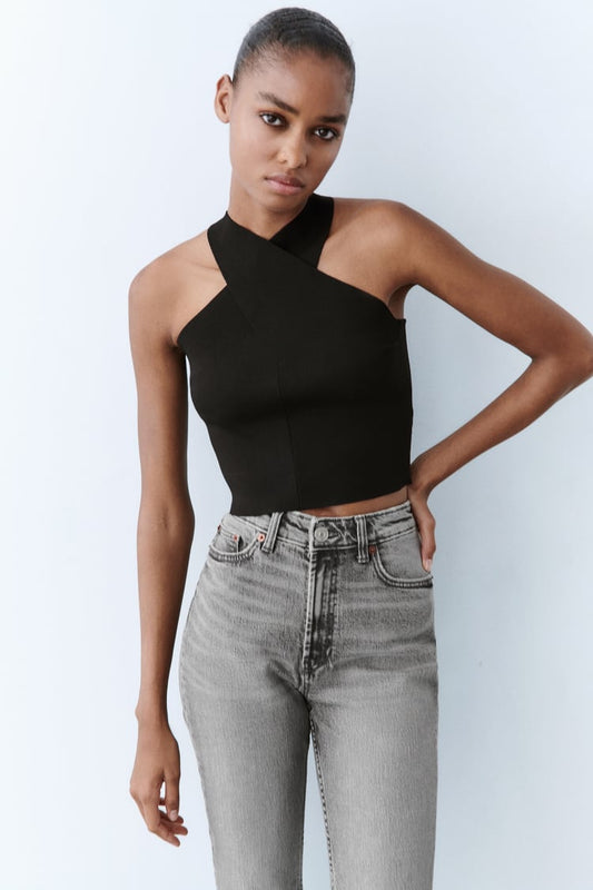 Top negro halter cruzado